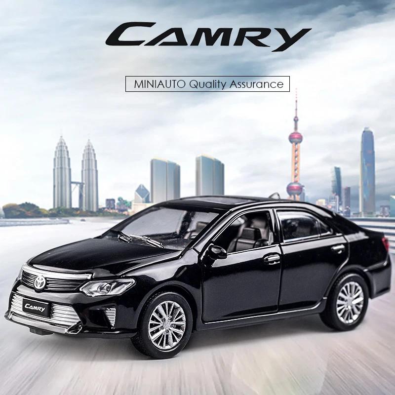 1/32 TOYOTA Camry Детские металлические игрушки инерционные колеса мигающие машины для детей литая модель автомобиля на день рождения рождественские подарки