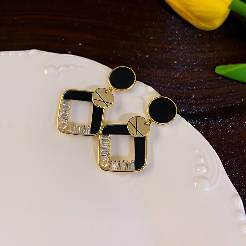 Vintage Rose Leaf Metal Cuban Link Pearl Earrings for Women