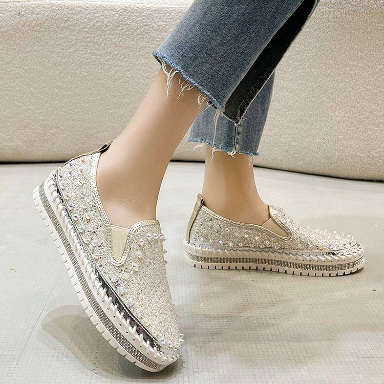Большие размеры одинарных туфель 2024 года, осень, новые студенческие туфли со стразами и заклепками на толстой подошве с одной педалью
