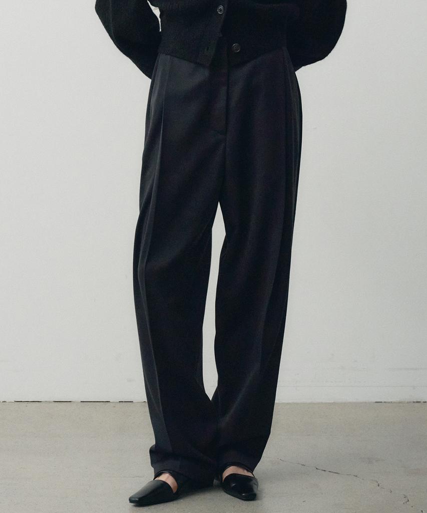 NOIRER FOR WOMAN Wool One-Pleat Balloon Slacks (Black)