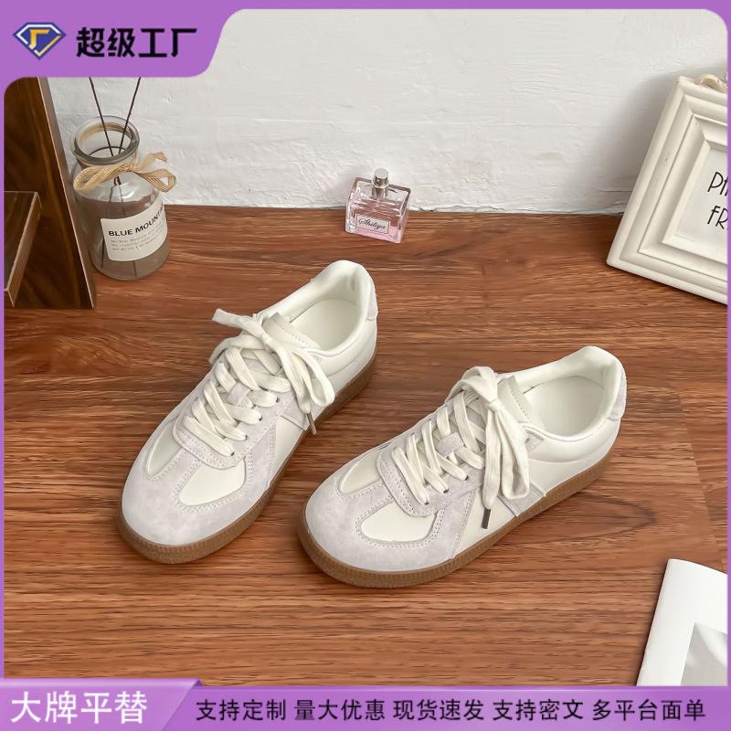 2025 весна новые толстоподошвенные немецкие тренировочные туфли женские удобные мягкие подошвы не устают ноги кампус ветер маленькие свежие плоские туфли