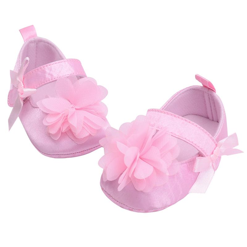 Новейшие милые туфли для кроватки с цветами для малышей, детская обувь на мягкой подошве для девочек, мокасины для новорожденных