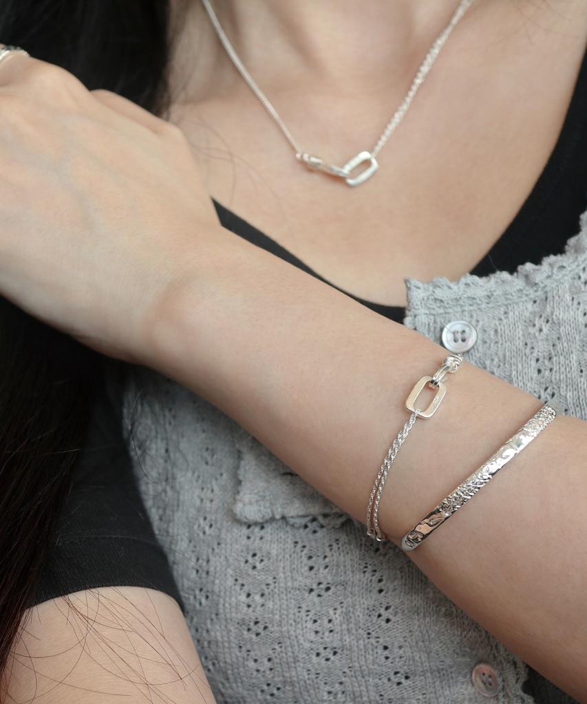 Suiove Texture Bangle
