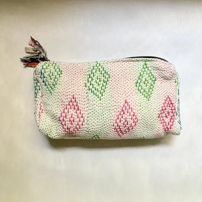 Маленький мешочек, сшитый вручную