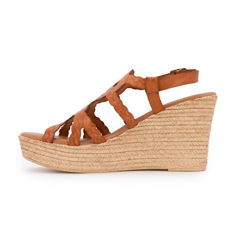 Женские плетеные босоножки на танкетке с золотистой пряжкой CARLA TORTOSA