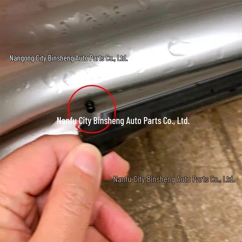 Заклепка уплотнительной полосы порога автомобиля Ford Mondeo MK2-MK4