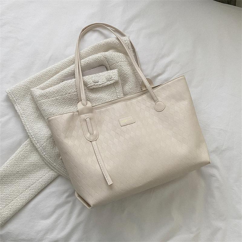Trendy Bag Women's Large-capacity Autumn New Niche Casual Shoulder Bag Texture Class Commuter Tote Bag