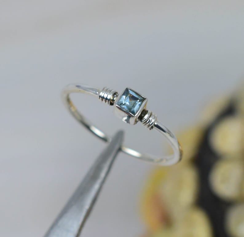 Кольцо с голубым топазом, цельное серебряное кольцо 925 пробы, кольцо ручной работы, кольцо в стиле бохо, подарок для нее