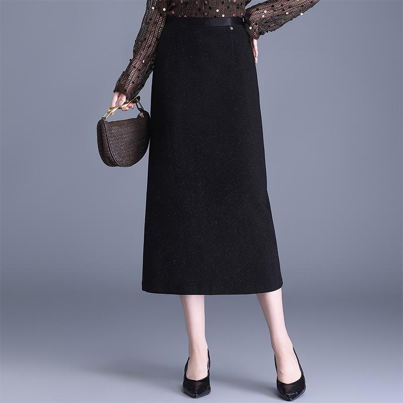 Элегантная облегающая юбка-миди с высокой талией и разрезом, весна/лето 2026