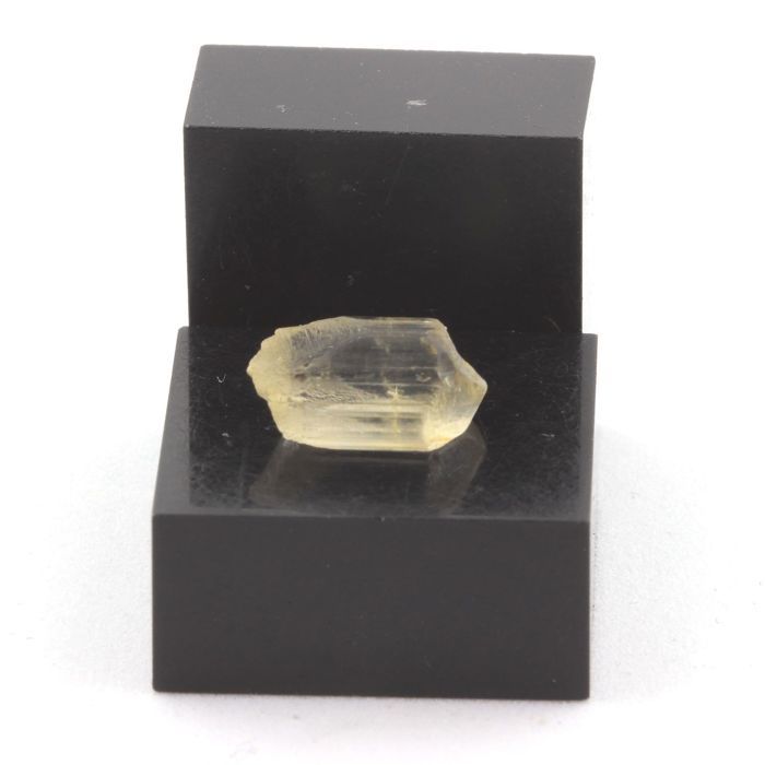 Pierres et Minéraux. Scapolite. 2.78 ct. Mpwapwa District, Dodoma Region, Tanzanie.