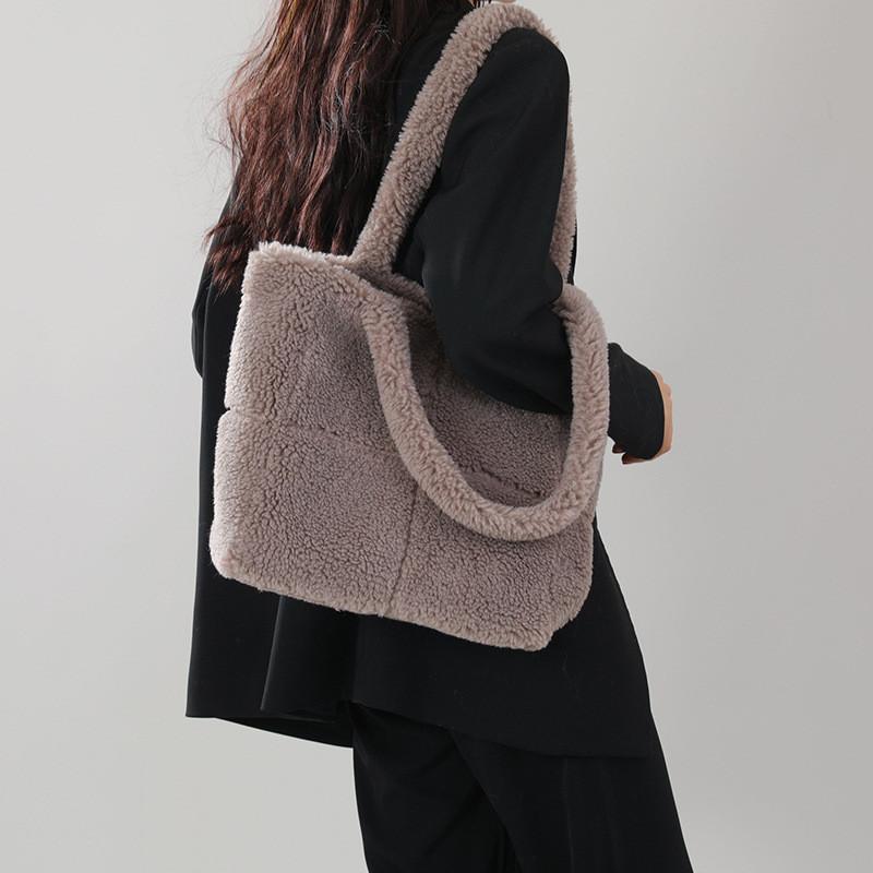 Ielgy Autumn Winter Particle Lamb Wool Tote Bag Large Capacity Portable One-Shoulder Wool Bag