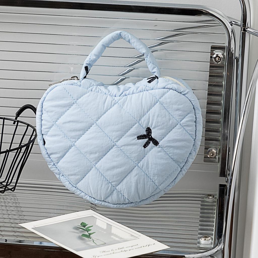 Floral Woman Travel Makeup Bag With Large Capacity And Quilted Design For Home Storage