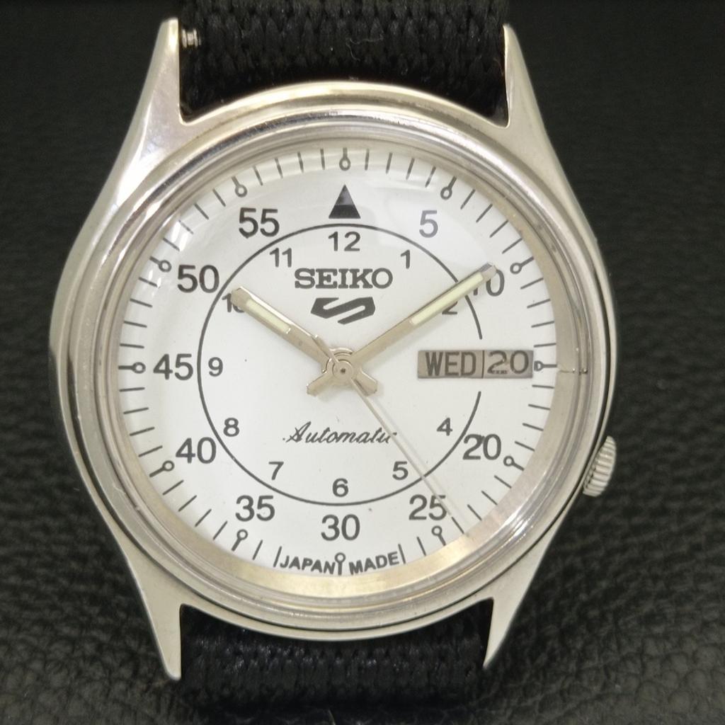 VINTAGE SEIKO 5 AUTOMATIC 7009A JAPAN MENS WHITE COLOR DIAL WATCH A701416-5 R206b-a701416