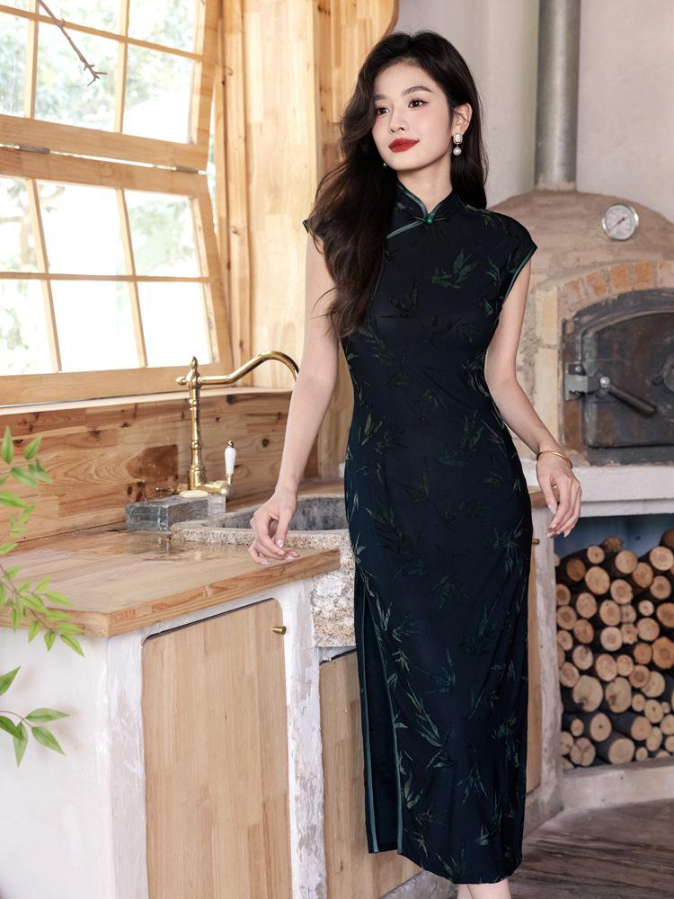 Платье-чонсам Bei Zhi Yun Black Retro без рукавов с халтером - Обновленное издание Осень 2025