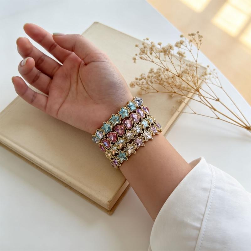 Clasp-Free Stretch Bracelet,Translucent Multicolor Details and Gold-Tone Alloy Wristband for Everyday Outfits and Parties
