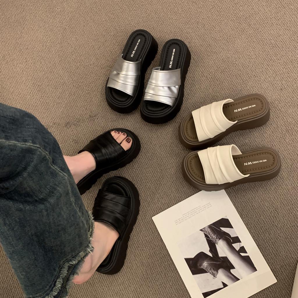 Крутые шлепанцы на толстой подошве для летней женской носки, новые, с юбкой, пляжные шлепанцы-одно слово, маленькие шлепанцы-маффины