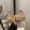 Модная винтажная складная сумка через плечо под мышку, женская, большая вместимость, для commuters, нишевая, в форме полумесяца