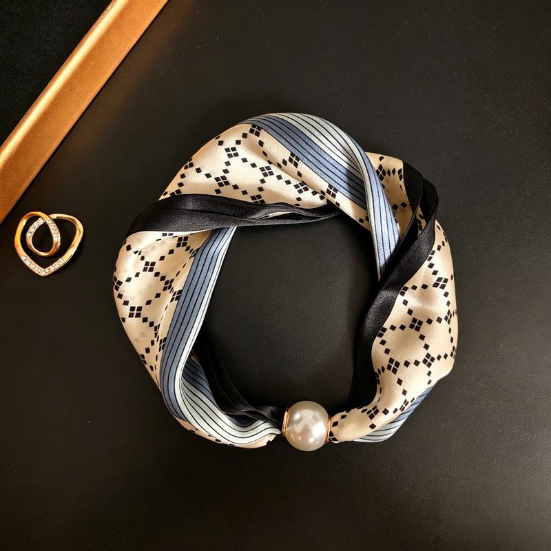 Silk Magnetic Buckle Scarf: Luxurious, Versatile Mulberry Silk for Women's Spring/Summer Neck Protection