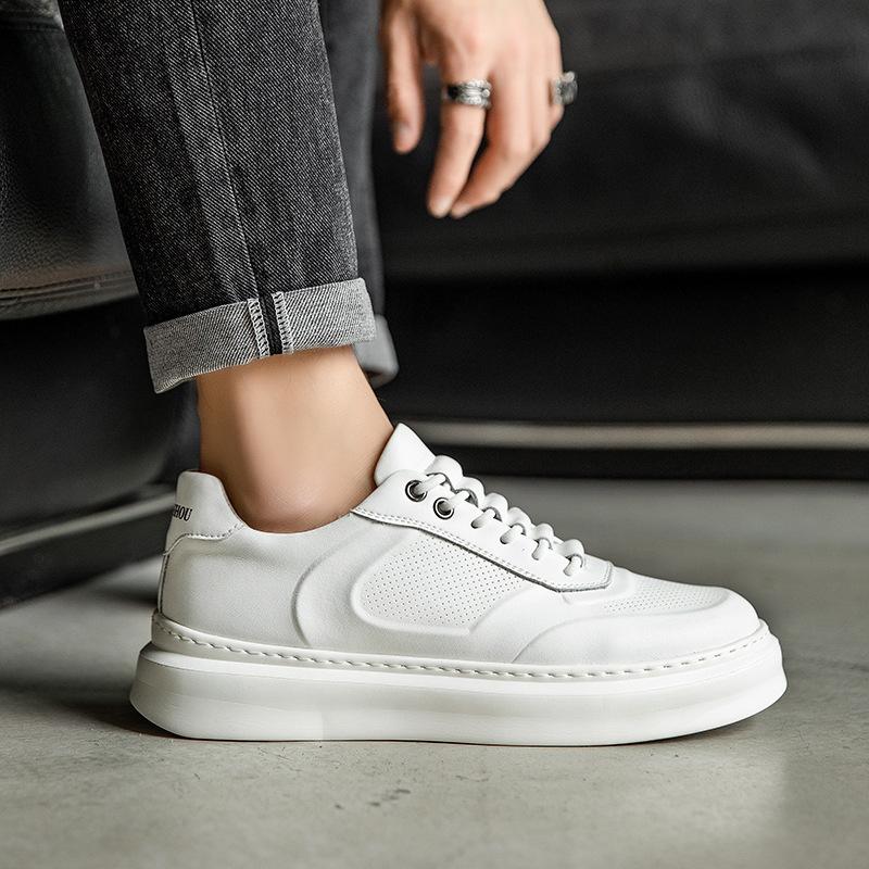 2024 Дизайнерская обувь для мужчин Повседневная обувь из натуральной кожи Белые дышащие плоские кроссовки для скейтбординга Уличные крутые кроссовки на шнуровке