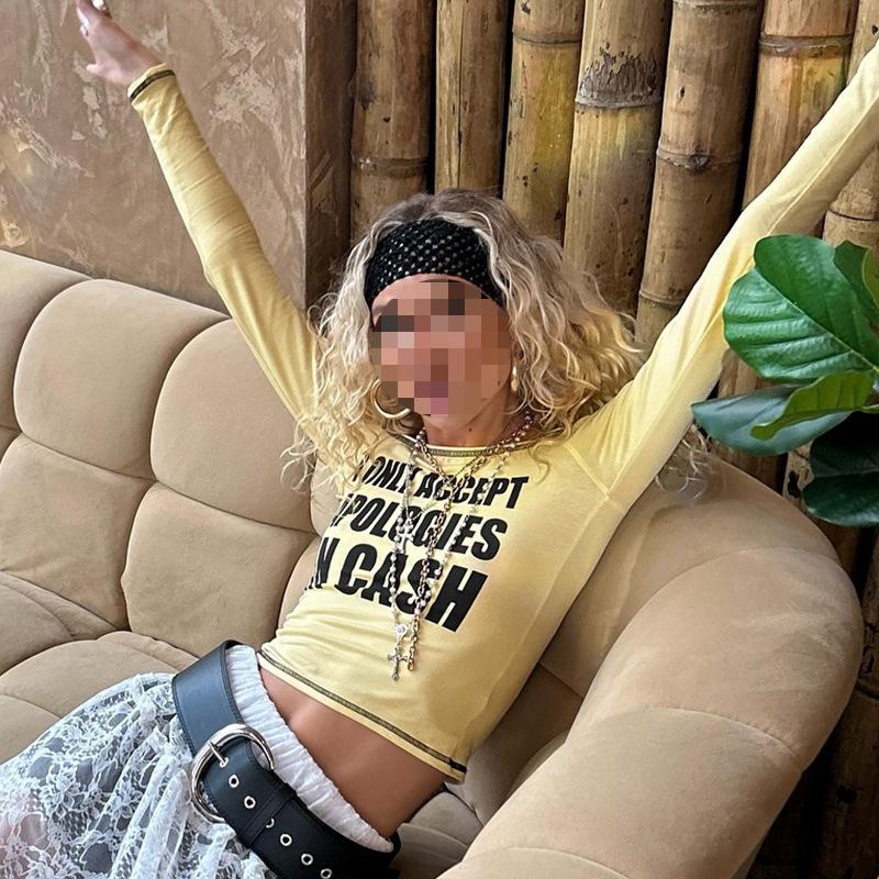 Европейский и американский осенне-зимний женский сексуальный топ-футболка с открытым плечом и принтом букв