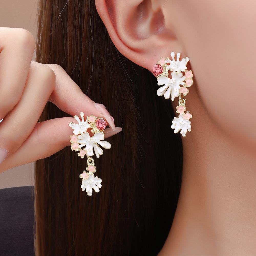 Французский сладкий стиль Цветные серьги-гвоздики с соцветиями ромашек Нишевый дизайн Литературный стиль Серьги для девичьего сердца