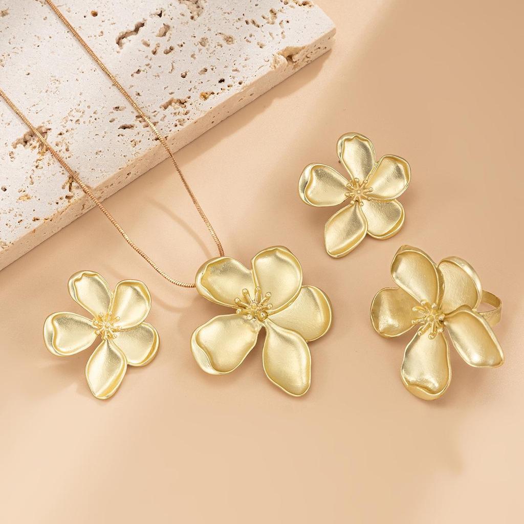 Комплект ожерелий в виде змеи из пятилистного цветка в европейском и американском стиле - свежий дизайн ключицы из медного сплава