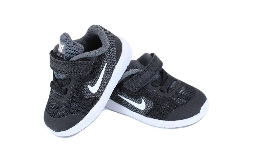 Nike REVOLUTION 3 Повседневная низкая обувь для малышей Черно-серая для младенцев и малышей 819415-001