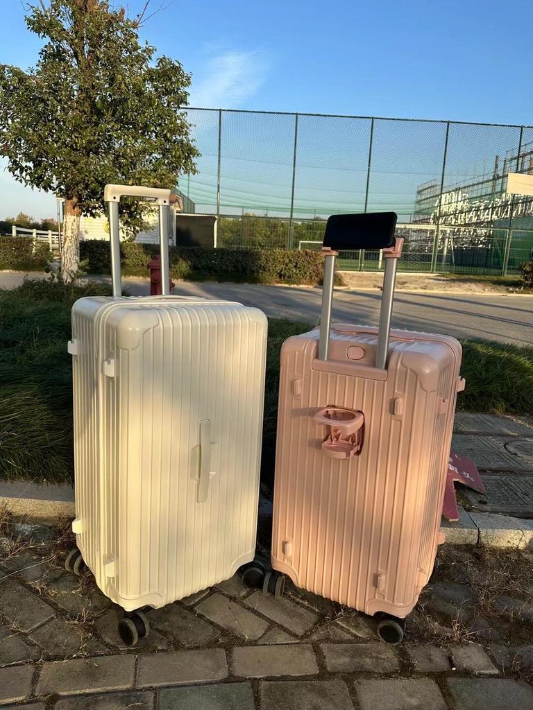 Утолщенный 24-дюймовый ПК-чемодан на колесиках: Ударопрочный чемодан большой вместимости с кодовым замком, доступный в размерах 26" и 30", с кожаной отделкой для женщин.