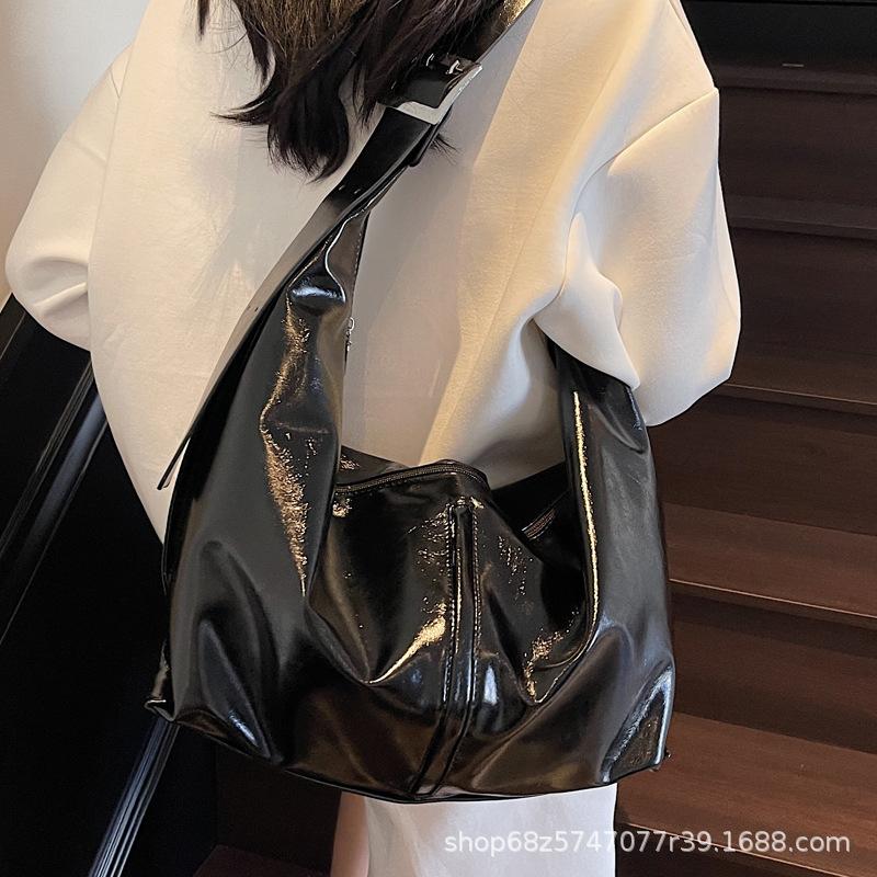 Simple Tote Bag Commuting High-end Sense Large Capacity One-shoulder Crossbody Bag Versatile Niche Design Women's Underarm Bag
