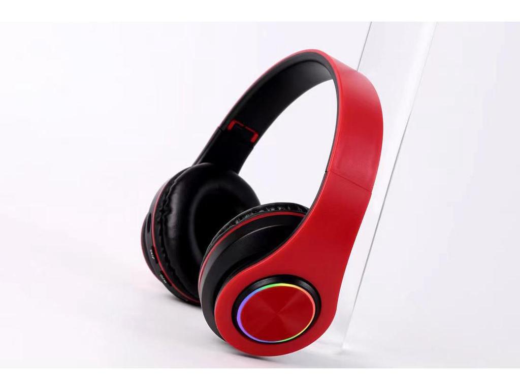 Яркая Bluetooth-гарнитура с мощными басами — беспроводные спортивные и игровые наушники