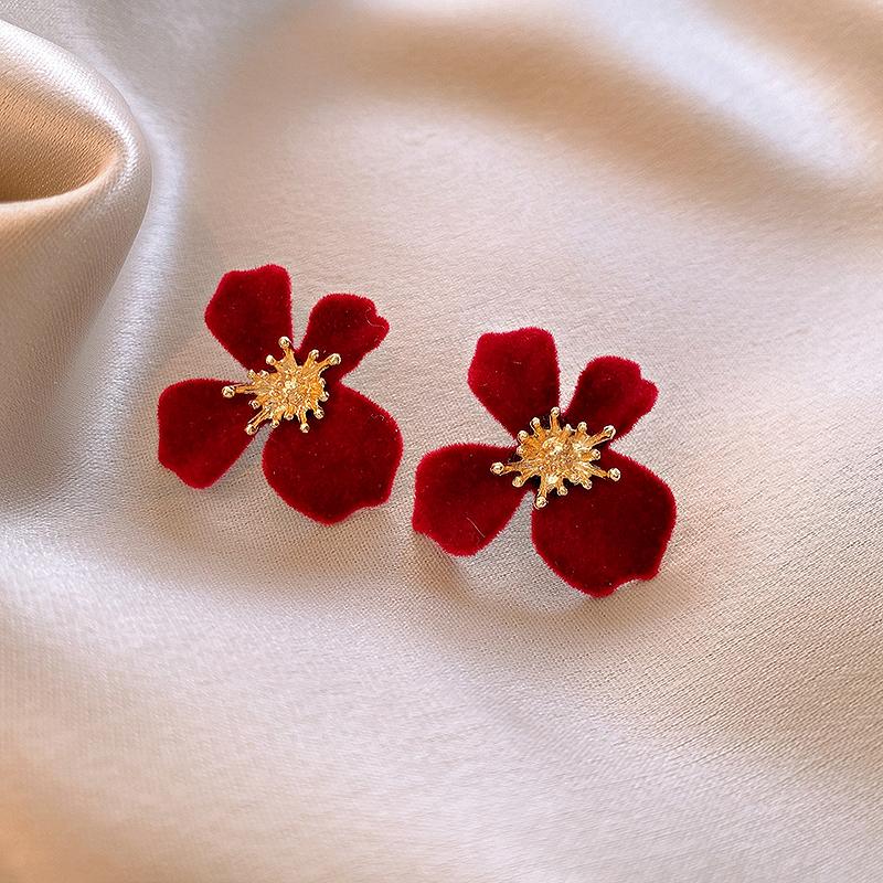 Серьги-пусеты с флокированными цветами, листьями и жемчугом для женщин, легкая роскошь, высококлассные красные серьги-гвоздики, новая корейская мода, стильные циркониевые женские
