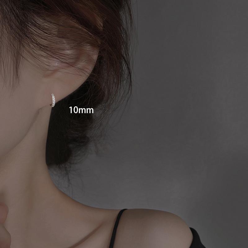 Women's Sweet Diamond Circle Earrings, Trendy S925 Silver Needle, High-Grade and Light Luxury Ear Buckles for a Tempting Look