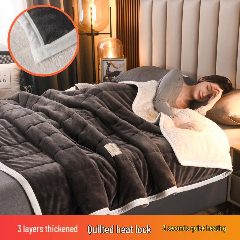 Cozy Three-Layer Flannel and Sherpa Blanket for Autumn and Winter