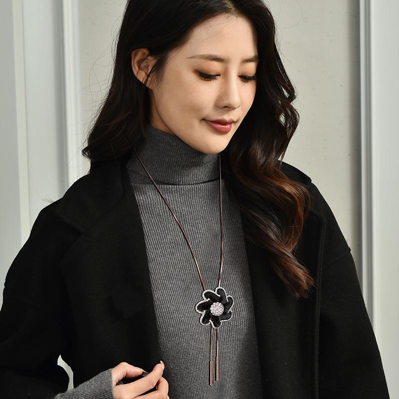 Suijue Jewelry Women'S Flower Sweater Chain Long Tassel Autumn And Winter Versatile High-End Diamond Necklace