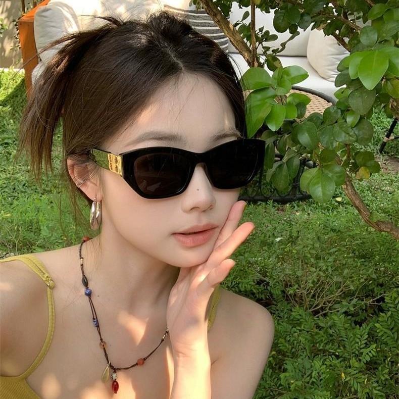 New Internet celebrity small frame European and American cat eye double B letter street shot super black ins sunglasses high-end sunglasses women