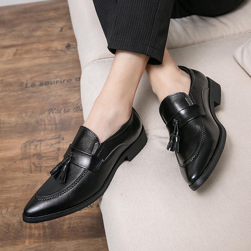 Tassel Men Dress Shoes Male Loafers Pointed Toe Business Shoes 2024 New Arrival Mens Slip On Shoes Classic Men Shoes for Wedding