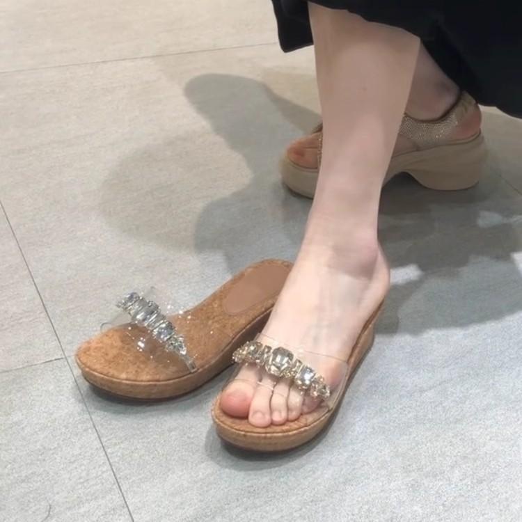 Beautiful Version of One-word Transparent Slope Heel Cool Slippers Women's 2025 New Summer Platform Slippers Wearing Beach Shoes