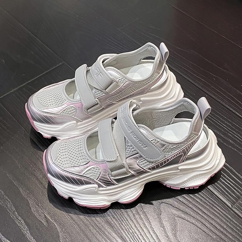 Мода 2024 года Новые модные сандалии Baotou на толстой подошве для женщин Дышащая полая сетка Удобная спортивная обувь для пап