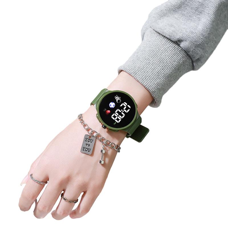 Популярные и стильные круглые электронные часы для детей с дизайном космонавта, высокотехнологичные и модные