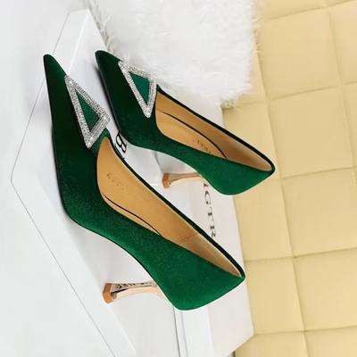 Дизайнерская женская обувь Зеленые Розовые Каблуки Туфли для выпускного вечера Женские Бархатные Туфли с острым носком 7см Тонкий Высокий Каблук Реплика Бренда Жемчужная Кристальная Пряжка