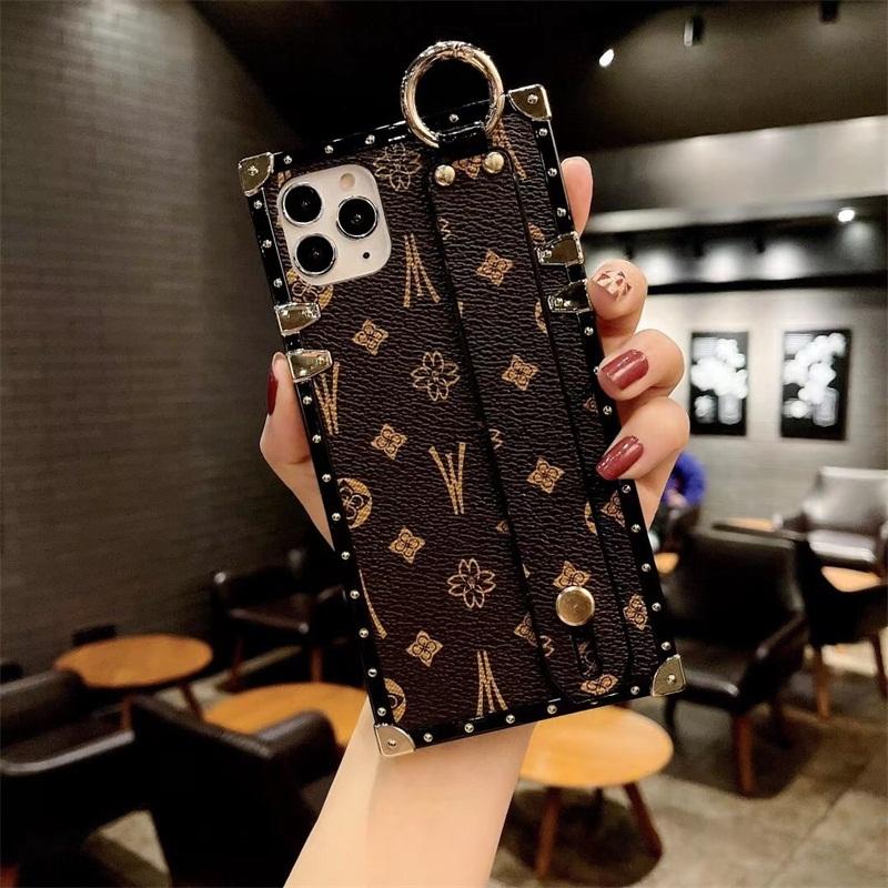 Роскошный квадратный кожаный чехол для телефона iPhone 13 12 11 14 Pro MAX XS XR 7 8 Plus SE, чехол-держатель с ремешком на запястье для Samsung S23 S22 S21 A13 A53 A12 A22 A52