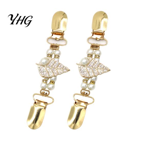 Dress Decor Accessories 2Pcs Vintage Sweater Clips for Women Girls, Retro Faux Pearl And Rhinestones Cardigan Clips, Elegant Fashionable Collar