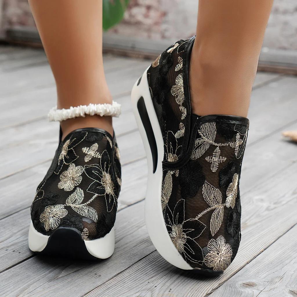Fashion Women Sneaker 2024 New Spring Autumn Breath Lace Mesh Flower Round Head Thick Sole Comfortable Casual Sneakers Designer Shoes