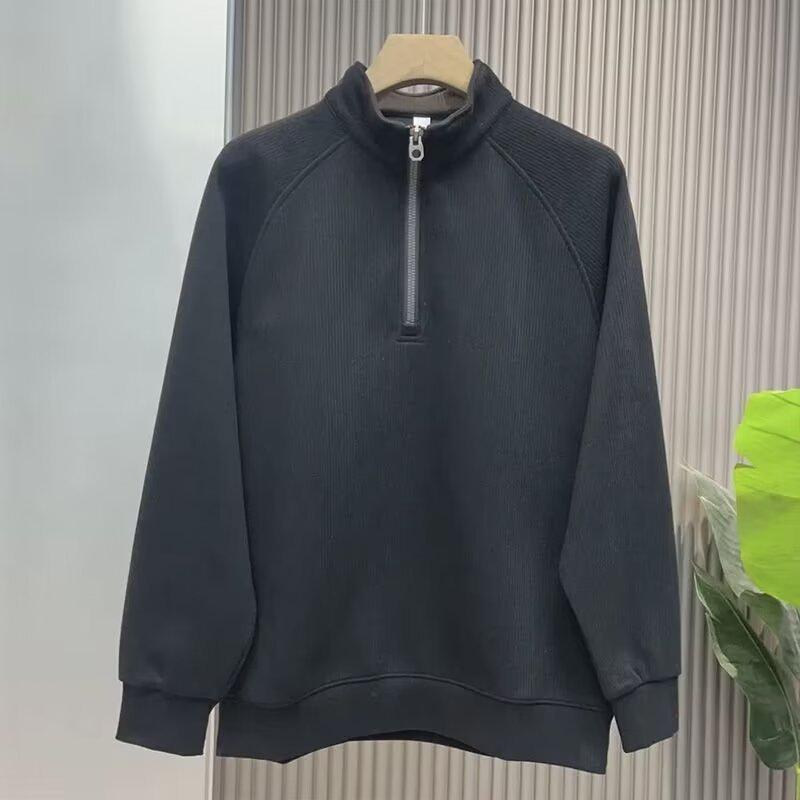 Men's Trendy Stand Collar Half-Zip Sweatshirt, Loose-Fit Pullover for Spring, Autumn, and Winter 2024.