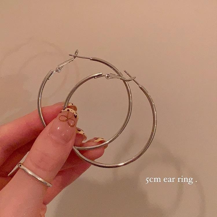 Серьги-кольца в стиле Y2K для острой девушки - Высококлассные уникальные серьги-кольца, каффы и пусеты для женщин