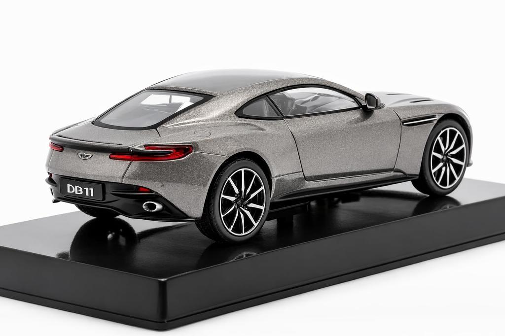 ALTAYA Aston Martin Модель на литье под давлением ASTON MARTIN DB11 2016 с витриной 1/43 (Серый) [Использовал]