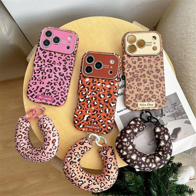 Maillard's new leopard print is suitable for Apple 17ProMax mobile phone case 16Pro large window 14/15 wrist 16PM