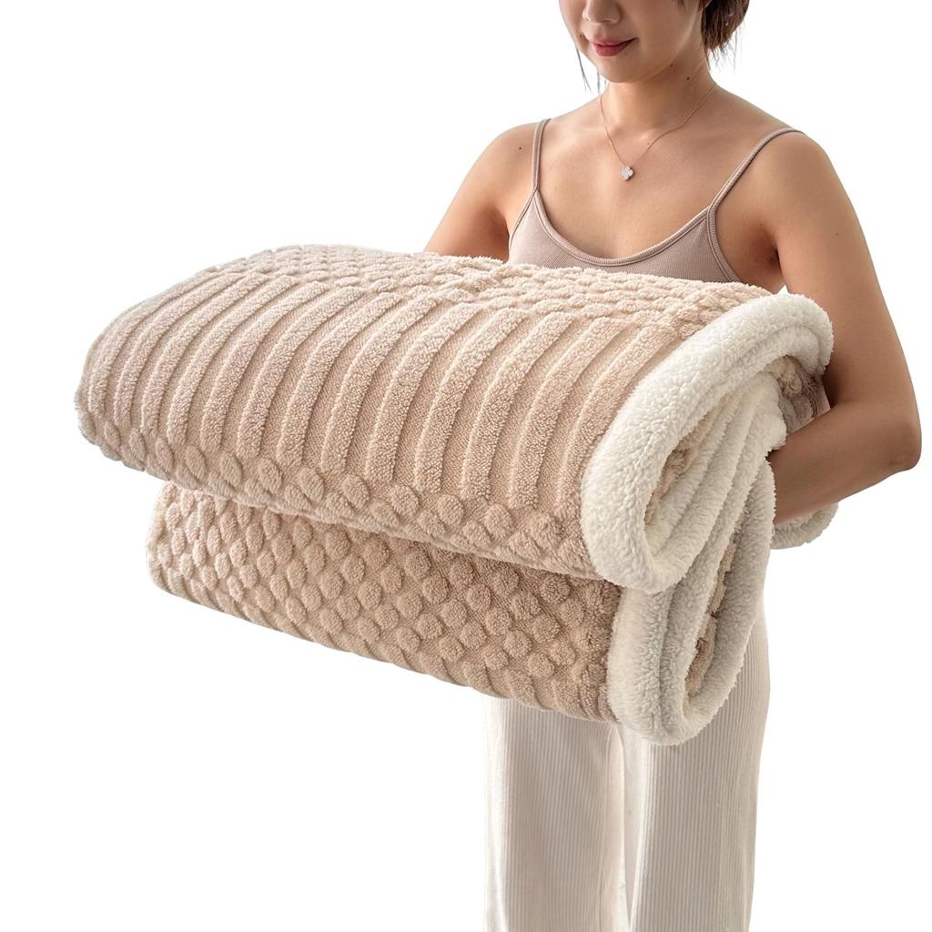 Двухслойный тафтовый флисовый диванный плед-одеяло с вертикальной полоской