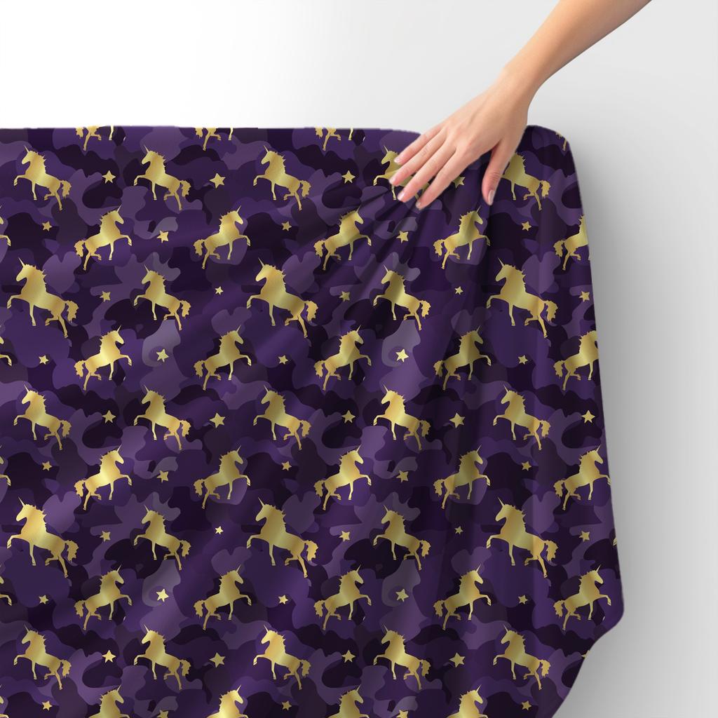 Royal Samt Stoff Polyester Zum Nähen - Motiv Einhorn Auf Lila