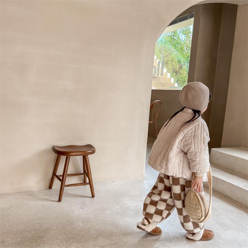 Зимние детские клетчатые утепленные пальто из флиса для малышей и детей